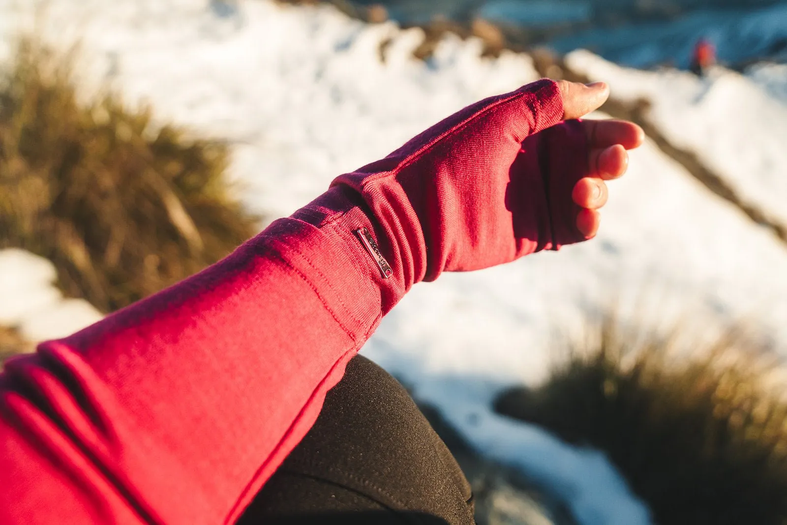 MERINO WOOL FINGERLESS GLOVES WOMENS RASPBERRY