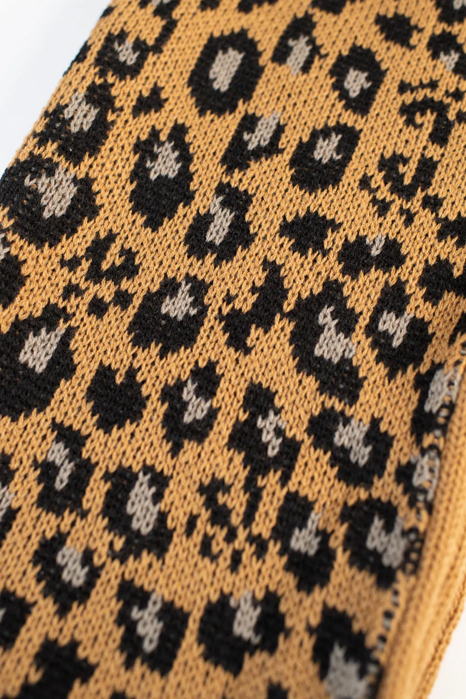 R5076 - Reversible Leopard Chunky Muffler Scarf - Beige